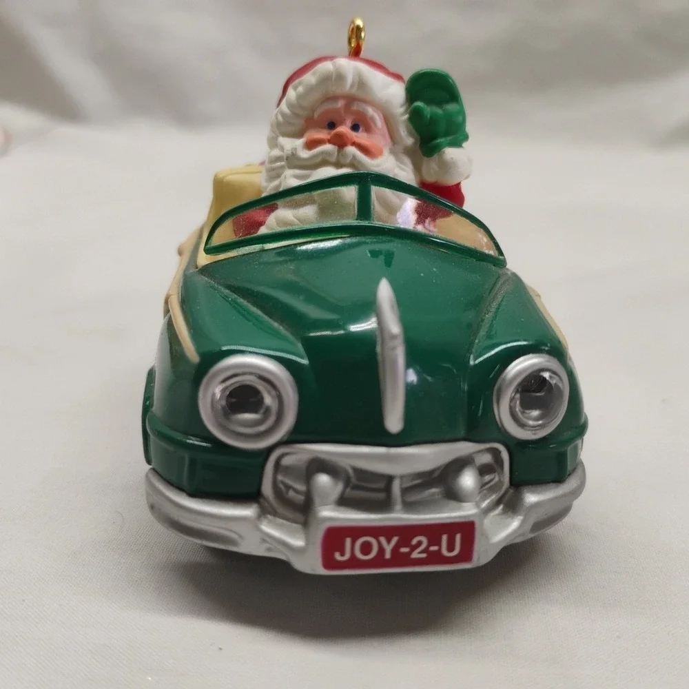 Hallmark Ornament 2005 Here Comes Santa Christmas‎ Debut Green Woody Car